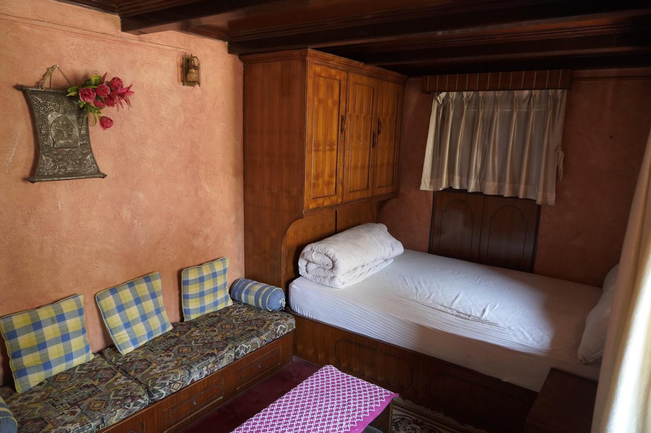 Moonlight Guest House Bhatgoan Екстериор снимка